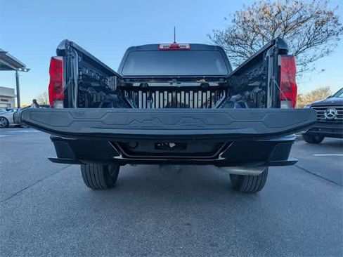 Used 2023 Chevrolet Colorado W/T image 31