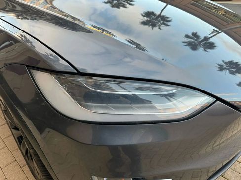 Used 2017 Tesla Model X 90D image 38