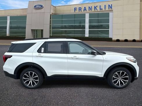 New 2026 Ford Explorer ST-Line AWD/4WD image 8