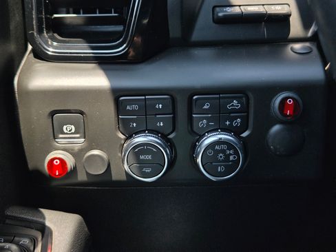 Used 2025 GMC Sierra 2500 AT4 w/ AT4 Premium Plus Package AWD/4WD image 60