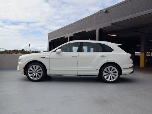 New 2026 Bentley Bentayga AWD/4WD image 2