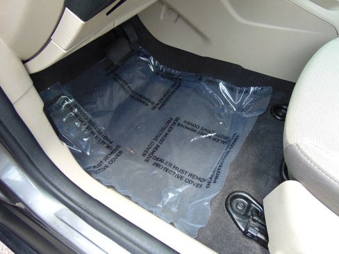 Used 2013 Ford Focus SE FWD image 6