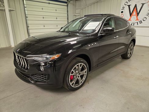 Used 2017 Maserati Levante AWD/4WD image 2