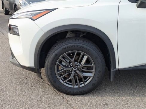 Used 2023 Nissan Rogue S image 10