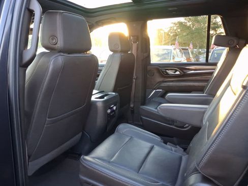 Used 2023 GMC Yukon Denali RWD image 7