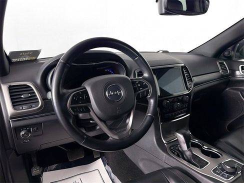 Used 2022 Jeep Grand Cherokee Limited image 9