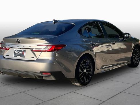 Used 2025 Toyota Camry SE w/ Convenience Package FWD image 13