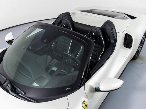 Certified 2025 Ferrari 296 GTS image 32