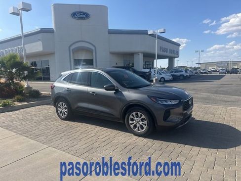 Used 2023 Ford Escape Active w/ Tech Pack #2 FWD image 1