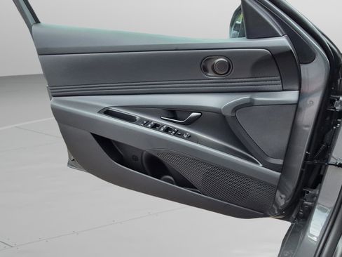 New 2026 Hyundai Elantra Sport FWD image 21