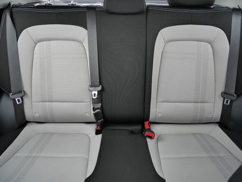 Certified 2025 Hyundai Venue SEL image 13