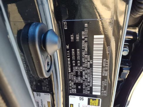 Used 2025 Toyota Corolla Cross XLE w/ Convenience Package AWD/4WD image 31