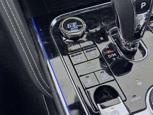 Used 2024 Bentley Flying Spur V8 AWD/4WD image 28