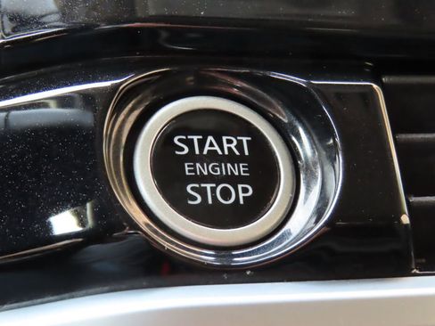 Used 2024 Nissan Pathfinder SV AWD/4WD image 14