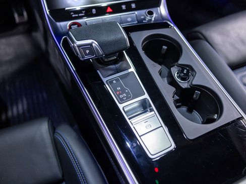 Used 2025 Audi RS 6 performance image 46