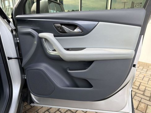 Used 2020 Chevrolet Blazer LT FWD image 31