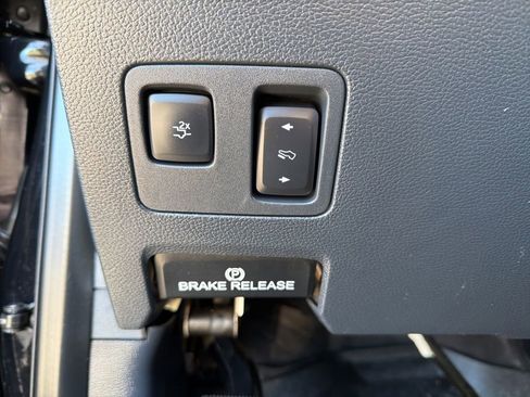 Used 2022 Ford F350 Lariat w/ Lariat Ultimate Package AWD/4WD image 55