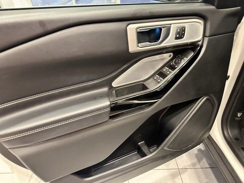 Used 2022 Ford Explorer ST w/ ST Street Pack image 9