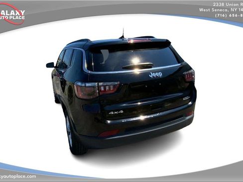 Used 2024 Jeep Compass Latitude AWD/4WD image 7