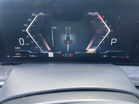 Used 2024 BMW X5 xDrive40i w/ Executive Package image 24