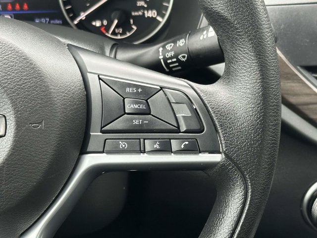 Used 2025 Nissan Altima 2.5 SV FWD image 24