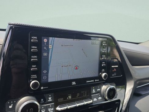 Used 2022 Toyota Highlander XSE FWD image 18