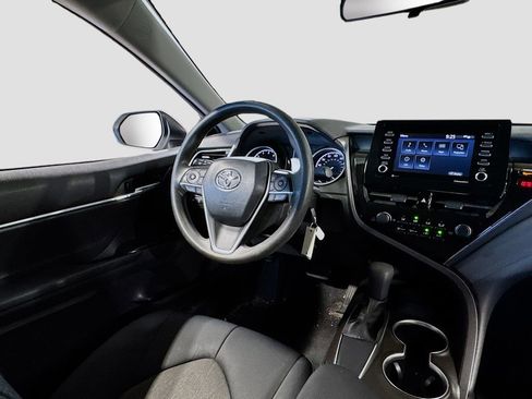 Used 2021 Toyota Camry LE image 14