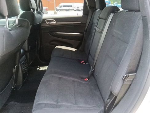 Used 2017 Jeep Grand Cherokee Laredo w/ Quick Order Package 2BE RWD image 26