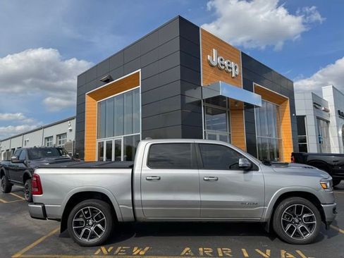 Used 2019 RAM 1500 Laramie AWD/4WD image 1