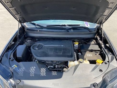 Used 2019 Jeep Cherokee Limited AWD/4WD image 17