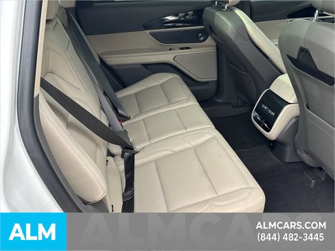Used 2024 Lincoln Nautilus Premier w/ Equipment Group 102A AWD/4WD image 18