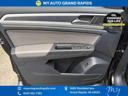 Used 2022 Volkswagen Atlas Cross Sport SEL Premium R-Line AWD/4WD image 10