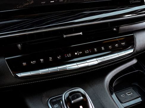 Used 2021 Cadillac Escalade ESV Sport image 25