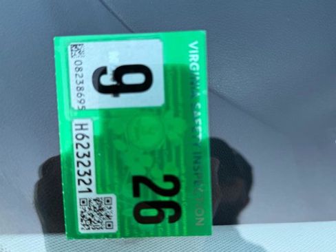 Used 2019 INFINITI Q70 Luxe image 40