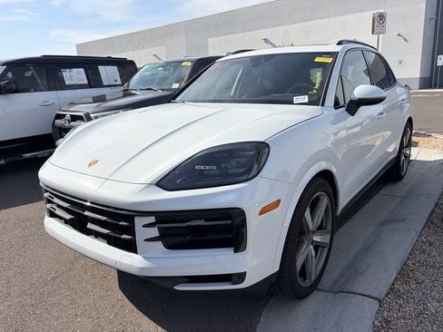 Used 2024 Porsche Cayenne AWD/4WD image 1
