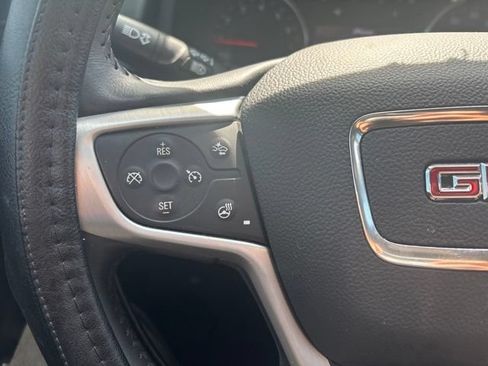Used 2022 GMC Terrain SLT w/ Infotainment Package II FWD image 15