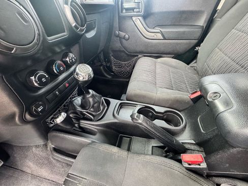 Used 2012 Jeep Wrangler Sport AWD/4WD image 16