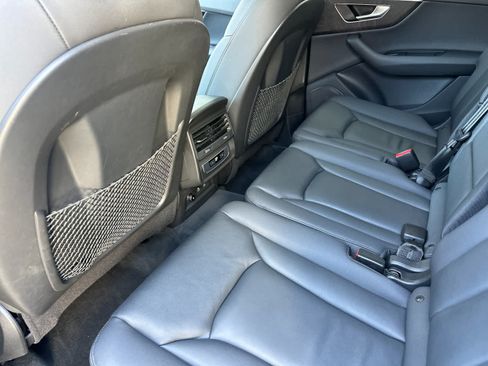 Used 2023 Audi Q7 2.0T Premium w/ Convenience Package AWD/4WD image 4