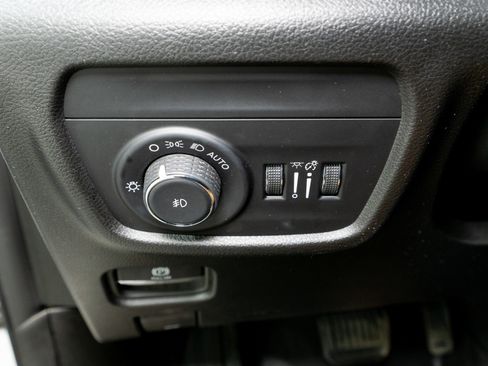 Used 2023 Jeep Grand Cherokee Summit image 35