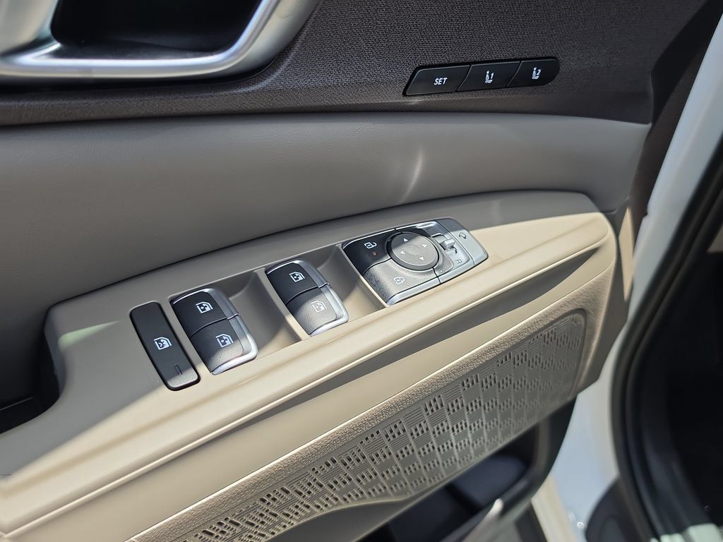 New 2026 Kia Carnival EX FWD image 21