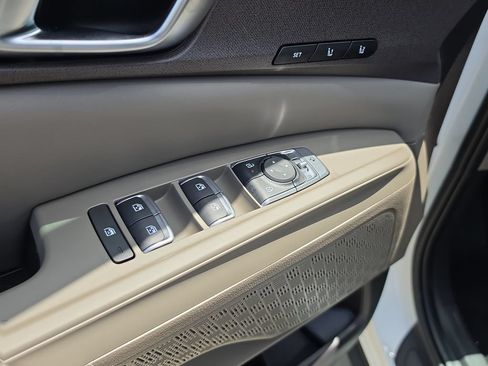 New 2026 Kia Carnival EX FWD image 21
