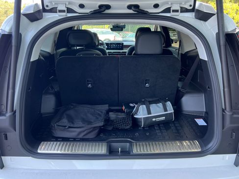 New 2026 Hyundai Ioniq 9 Calligraphy image 12