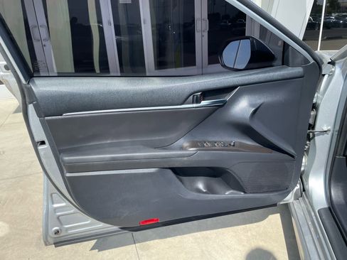 Used 2023 Toyota Camry SE image 15