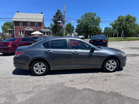 Used 2010 Honda Accord LX-P image 4