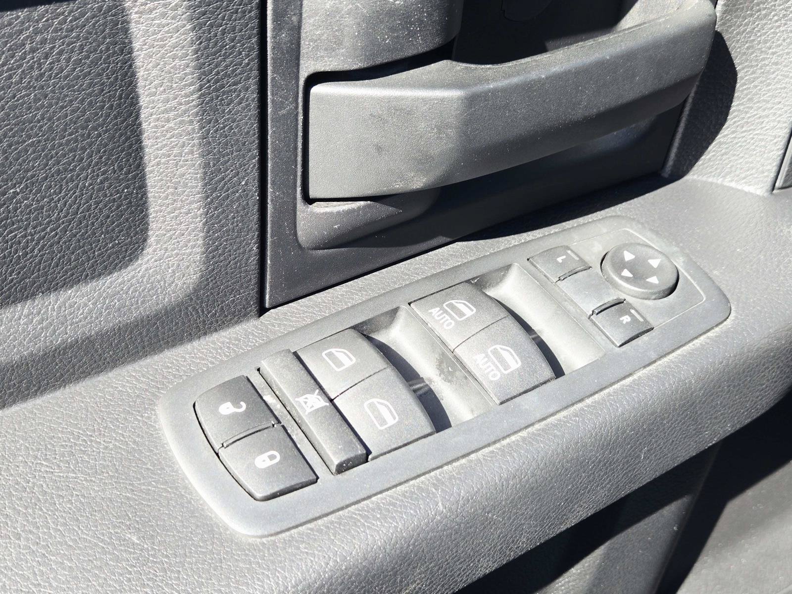 Used 2017 RAM 1500 Express AWD/4WD image 31