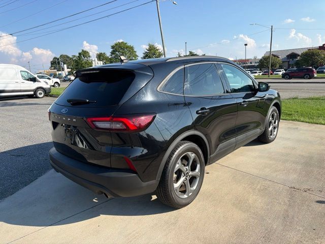 Used 2025 Ford Escape ST-Line FWD image 4