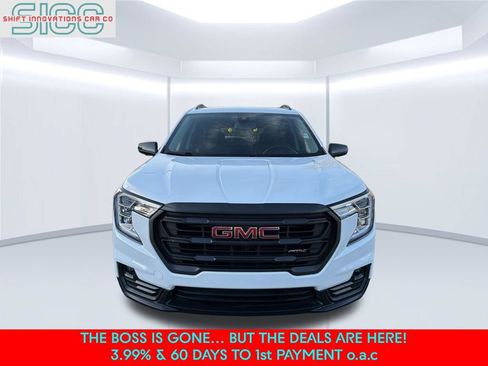 Used 2023 GMC Terrain AT4 AWD/4WD image 2