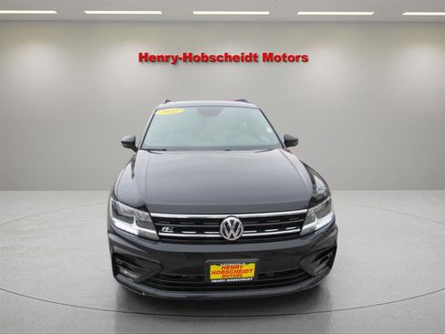 Used 2021 Volkswagen Tiguan SE R-Line image 2