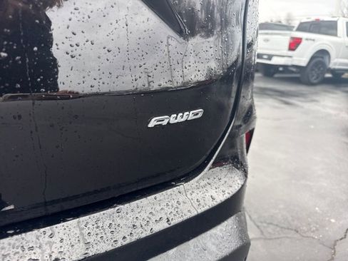 Used 2024 Ford Edge SEL image 11