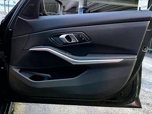 Certified 2025 BMW 330i Sedan image 22